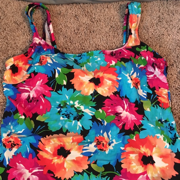 Azul by Maxine of Hollywood
Tropical Print One Piece Faux Swim Skirtini
Size 10 - Picture 3 of 16